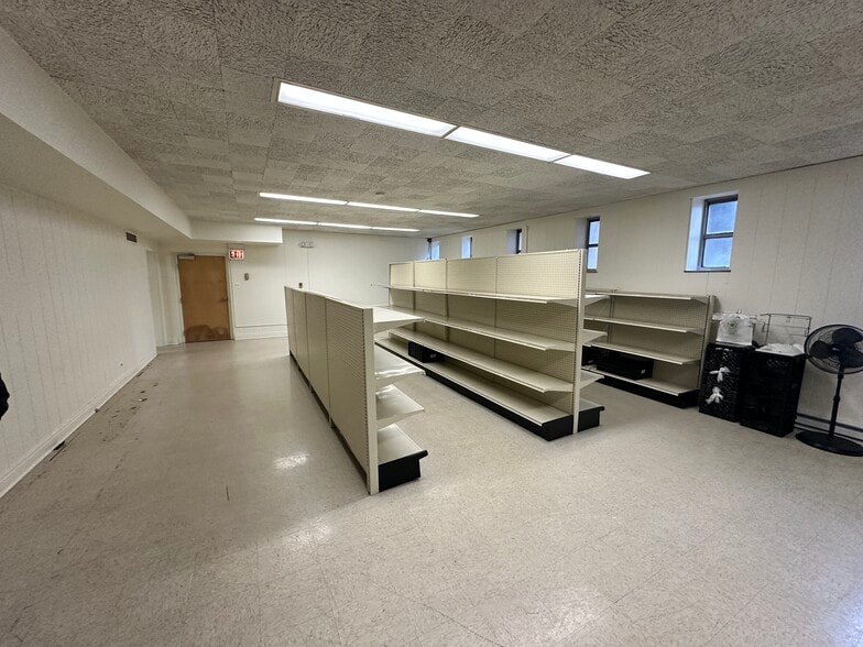 More Photos Of 1400 S Austin Blvd, Cicero Shelter For Sale