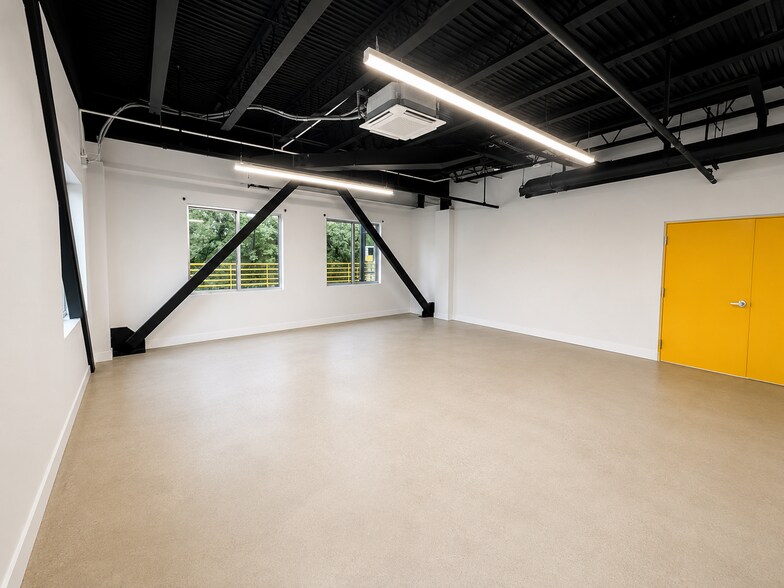 More Photos Of 250 Turnpike Rd, Southborough Loft Creative Space For Sale