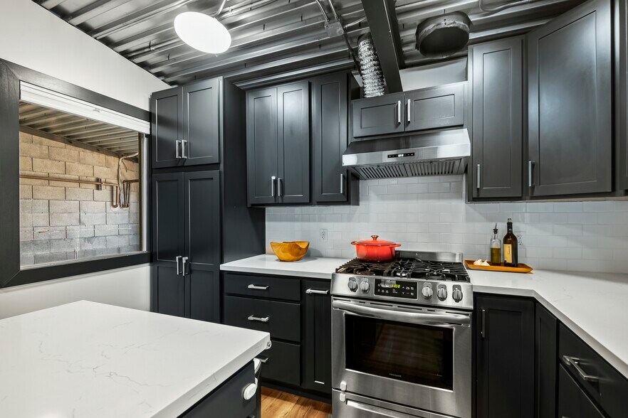 More Photos Of 5532 San Pablo Ave, Oakland Warehouse For Sale