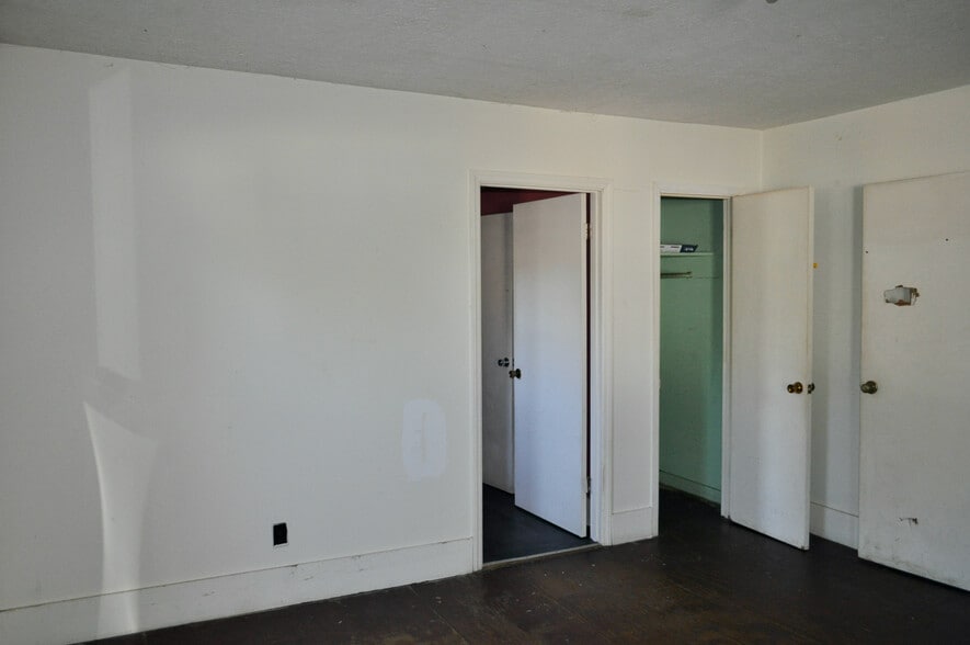 More Photos Of 31 McKinney St, Beech Island Warehouse For Sale