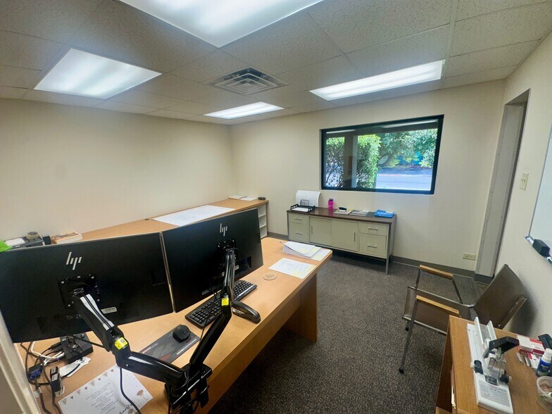 More Photos Of 8634 Crownhill Blvd, San Antonio Office For Lease