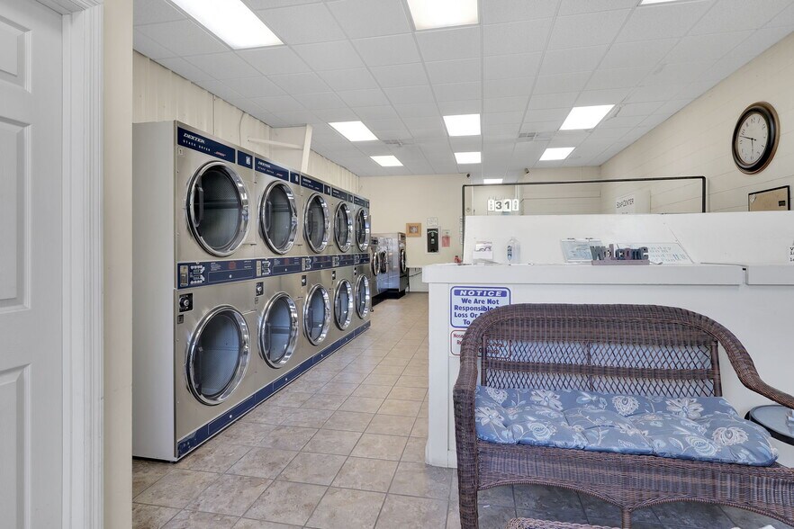 More Photos Of 1036 Anchorage Cir, Vansant Storefront For Sale