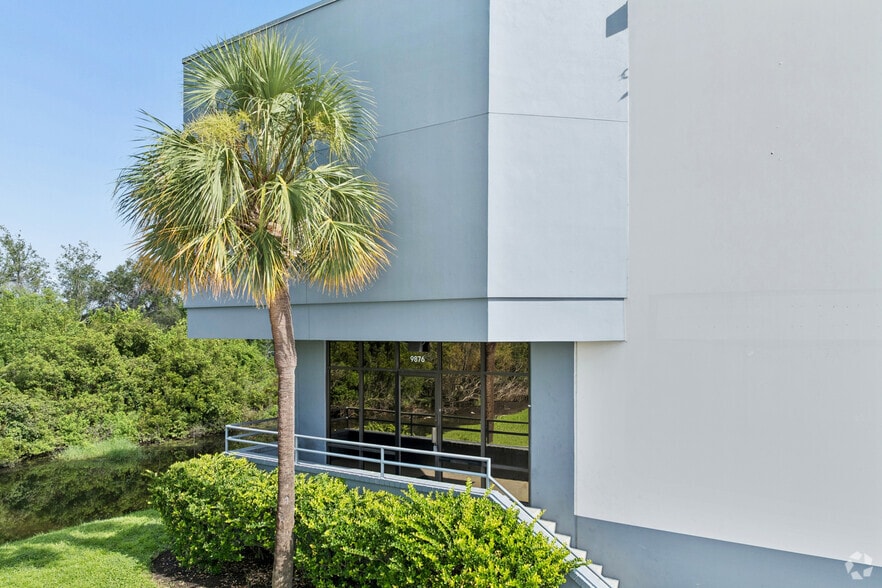 More Photos Of 9862-9876 Currie Davis Dr, Tampa Unknown For Lease