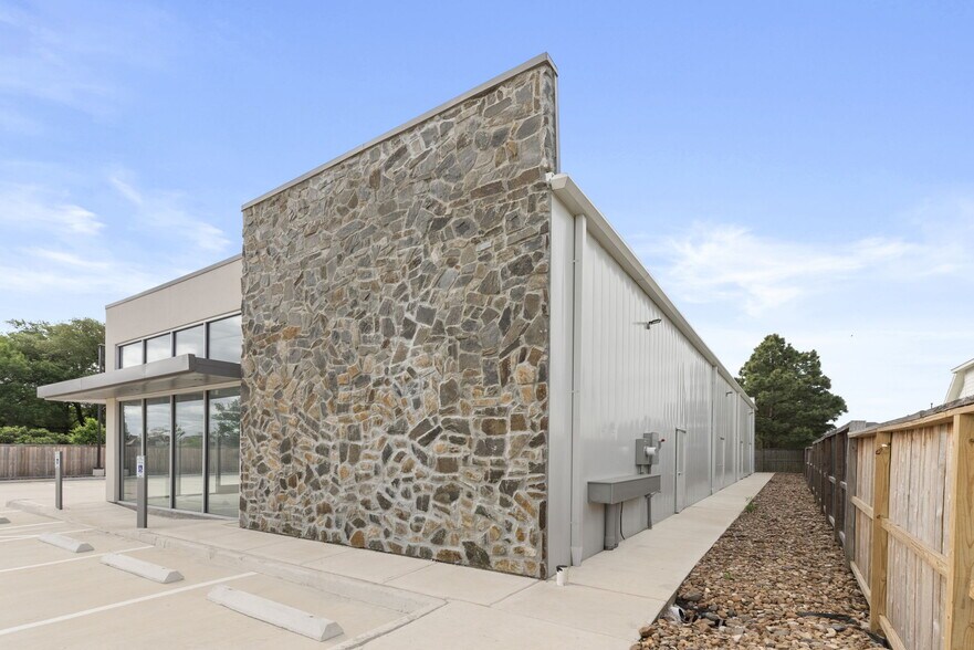 More Photos Of 24515 Morton Rd, Katy Storefront Retail Office For Lease