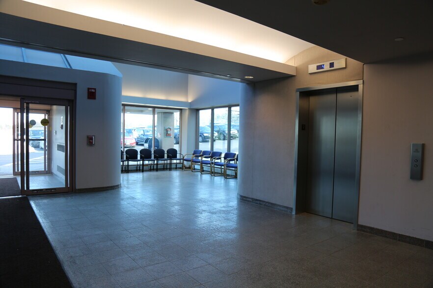 More Photos Of 3 Woodland Rd, Stoneham Medical For Sale
