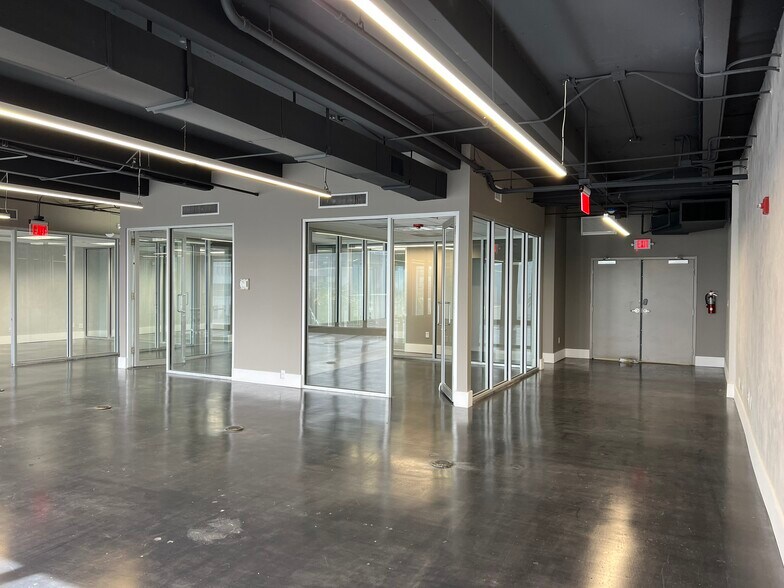 More Photos Of 1680 Michigan Ave, Miami Beach Office For Sale