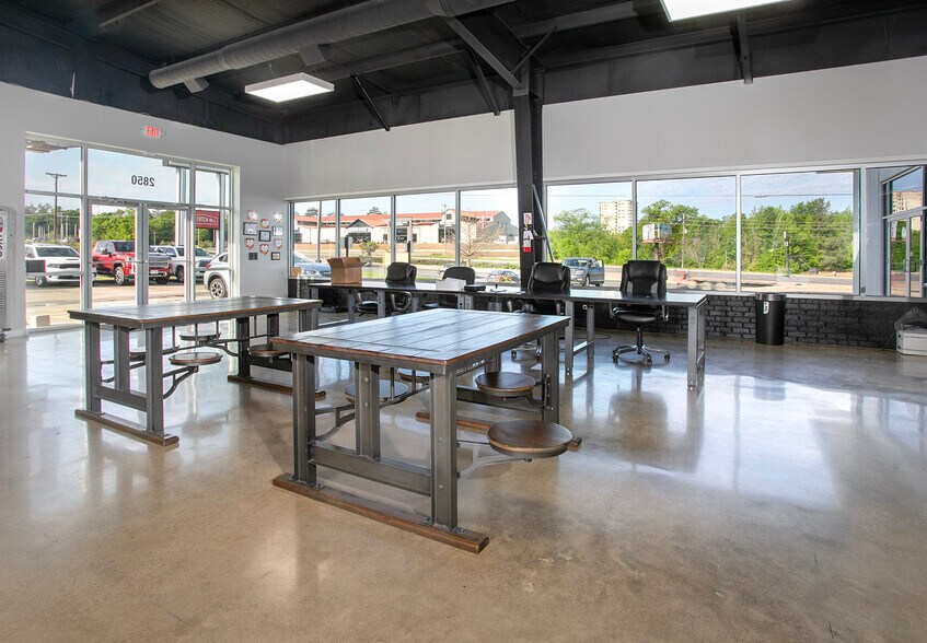 More Photos Of 2850 S Southwest Loop 323, Tyler Distribution For Sale