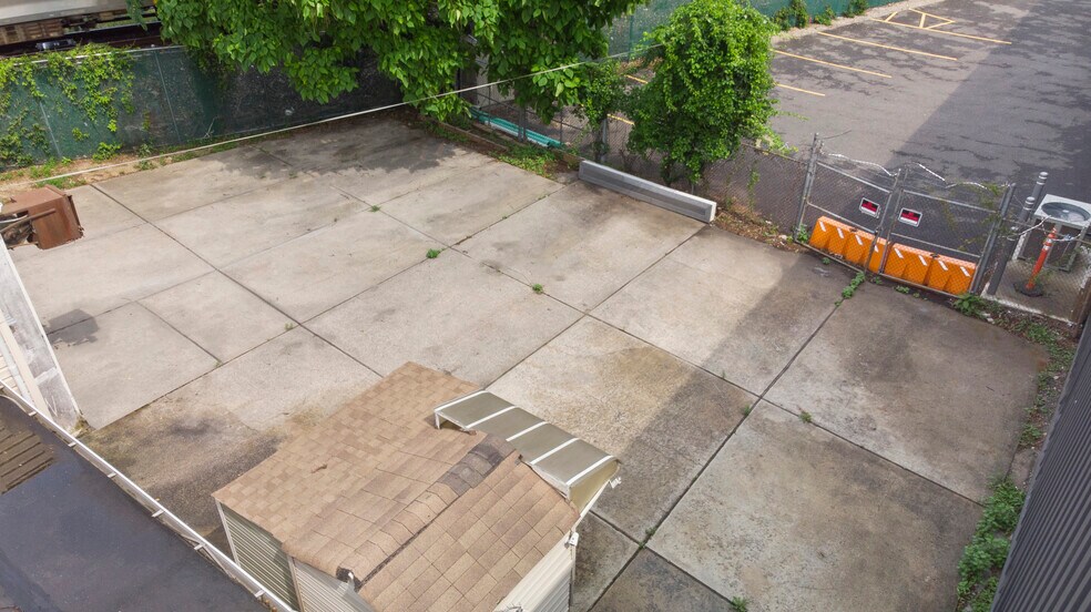 More Photos Of 507 Eagle Ave, West Hempstead Freestanding For Sale