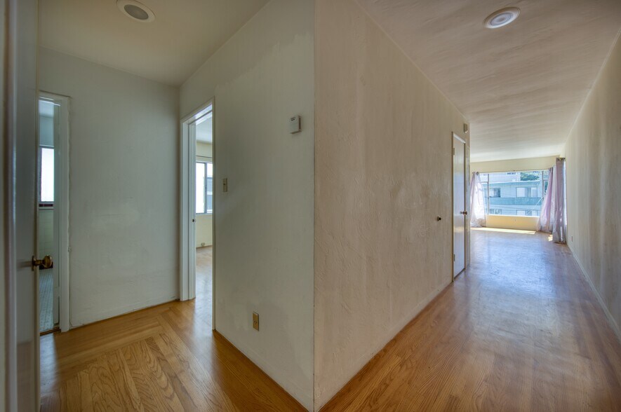 More Photos Of 410 Merritt Ave, Oakland Apartments For Sale