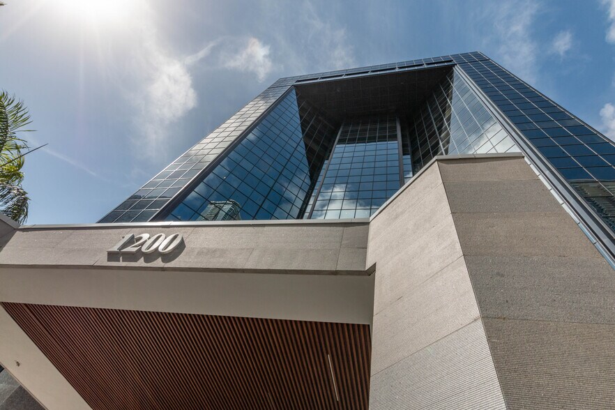 More Photos Of 1200 Brickell Ave, Miami Office For Lease