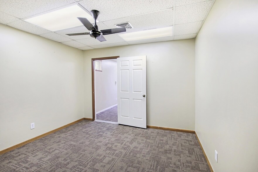 More Photos Of 710 1st Ave SW, Largo Office For Lease