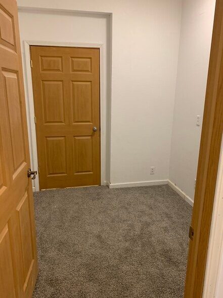 More Photos Of 575 E Isabella Rd, Midland General Retail For Lease