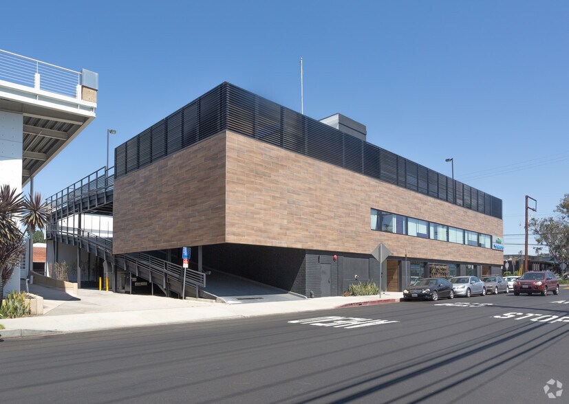 More Photos Of 11801 Mississippi Ave, Los Angeles Office For Lease