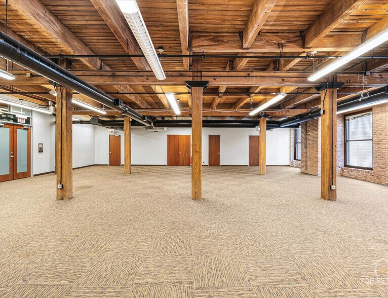 More Photos Of 216 S Jefferson St, Chicago Loft Creative Space For Sale