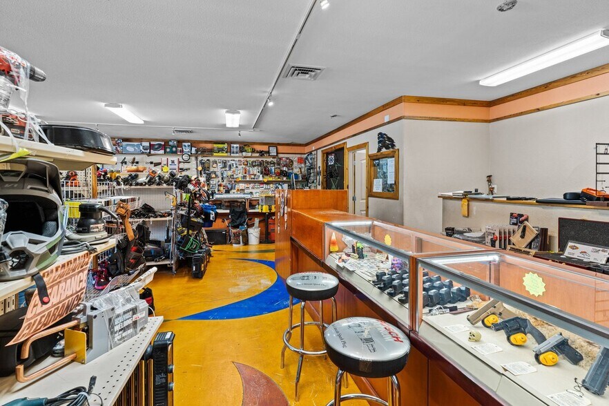 More Photos Of 224 N Chester Ave, Pueblo Auto Repair For Sale