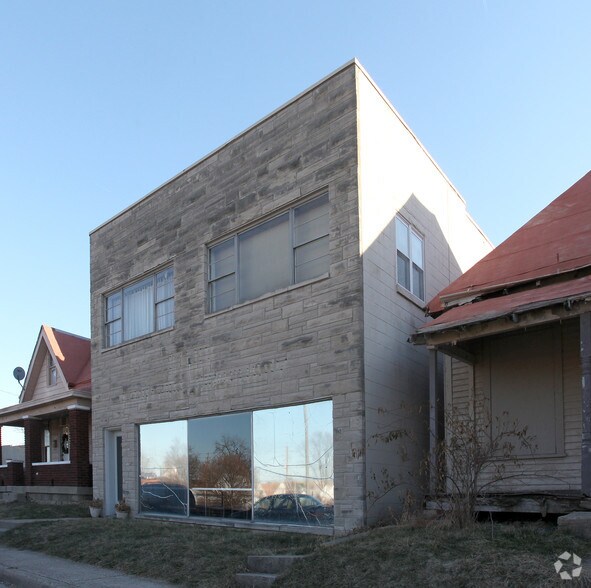 Primary Photo Of 2121 S Madison Ave, Indianapolis Flex For Sale