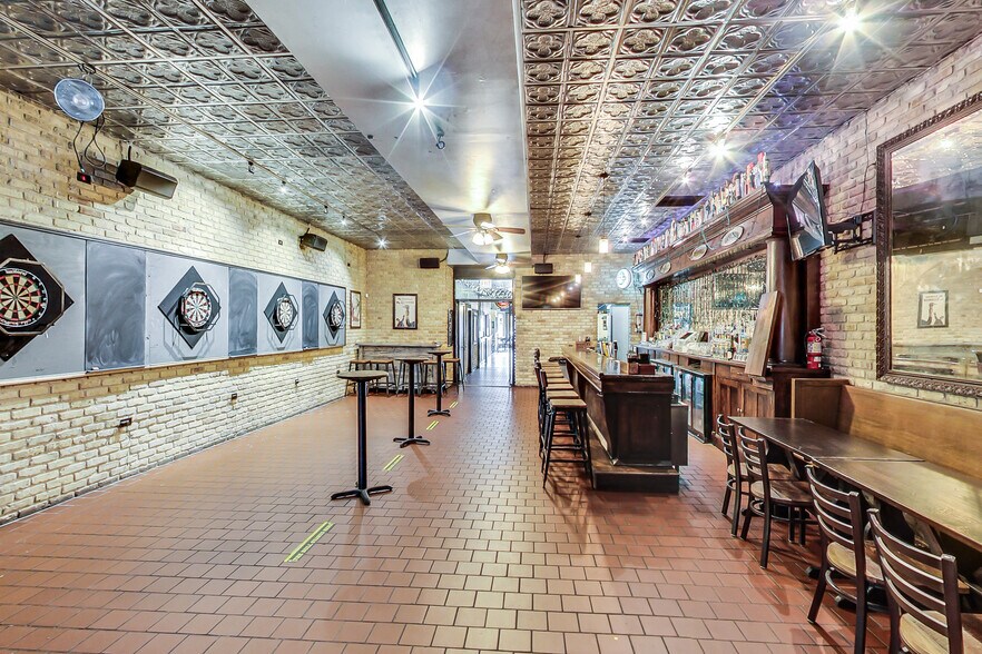More Photos Of 2723 N Halsted St, Chicago Bar For Sale