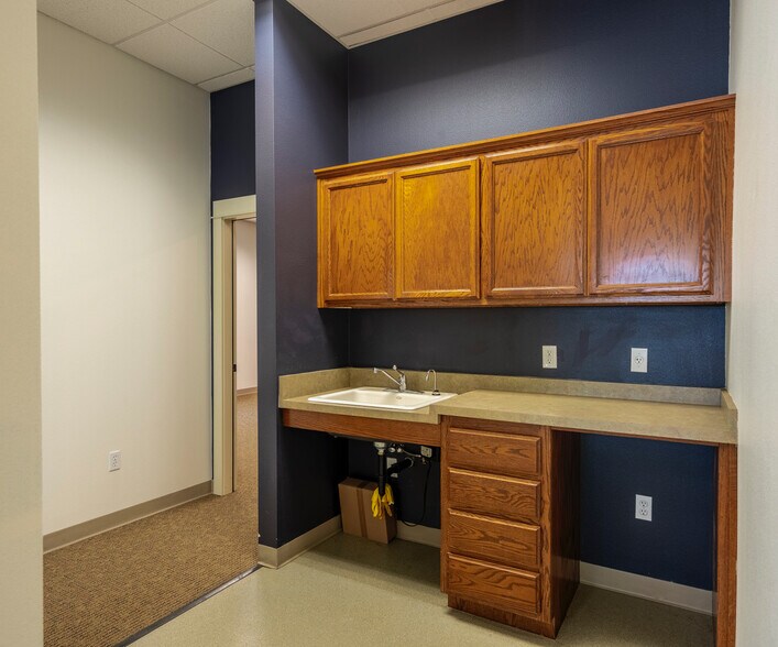 More Photos Of 180 Lithia Way, Ashland Office Residential For Sale