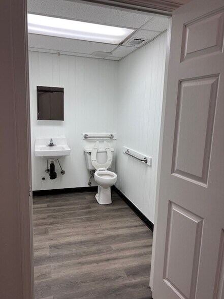 More Photos Of 360 Sharon Industrial Way, Suwanee Flex For Lease