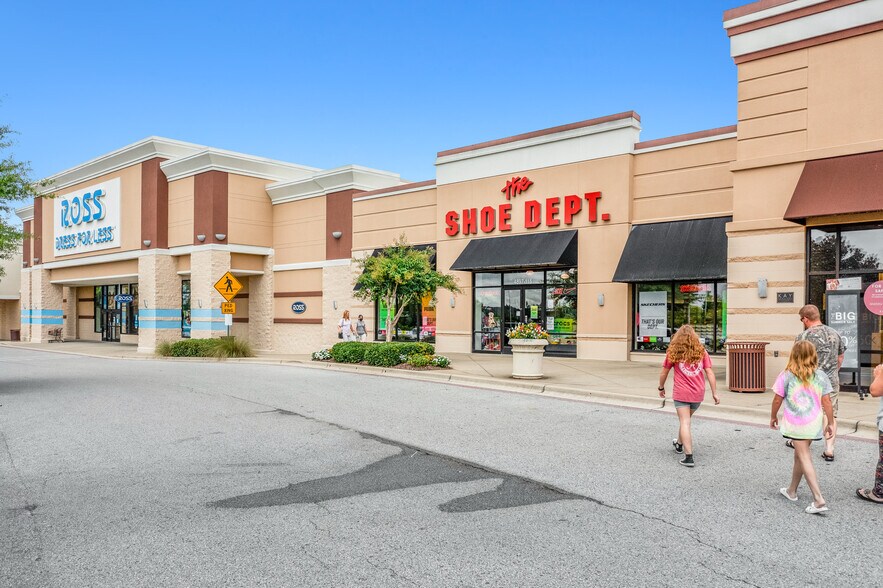 More Photos Of Eastern Valley Rd & I-459, Mc Calla Unknown For Lease