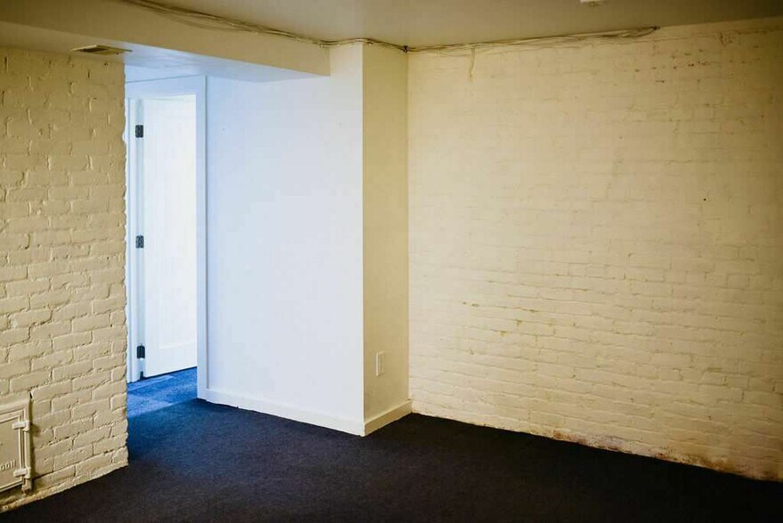 More Photos Of 916 SW King Ave, Portland Office Residential For Sale