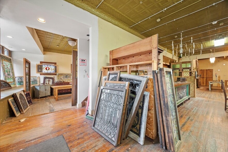 More Photos Of 207 Adams Ave, Canonsburg General Retail For Sale