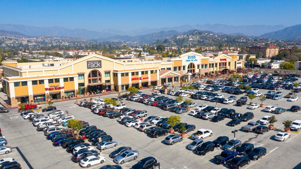 More Photos Of 249 N Glendale Ave, Glendale General Retail For Lease