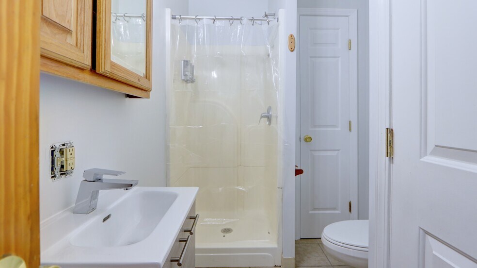 More Photos Of 14 E Main St, Waterloo Township Bar For Sale