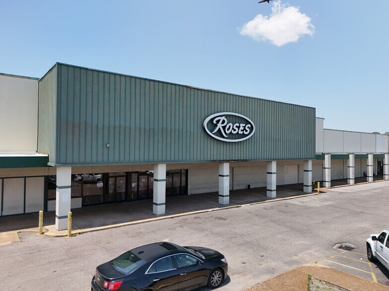 More Photos Of 1781-1977 S 3rd St, Memphis Unknown For Lease