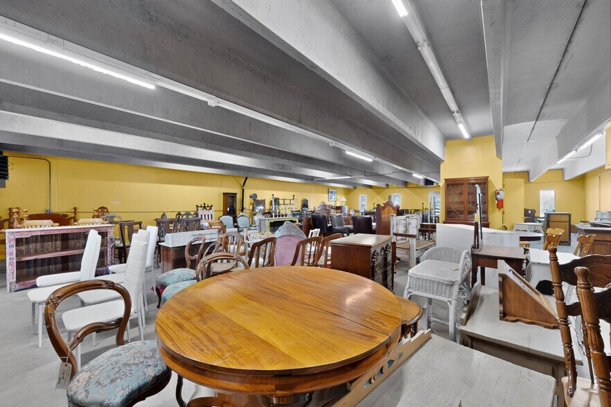 More Photos Of 2906 4th St NW, Albuquerque Warehouse For Sale