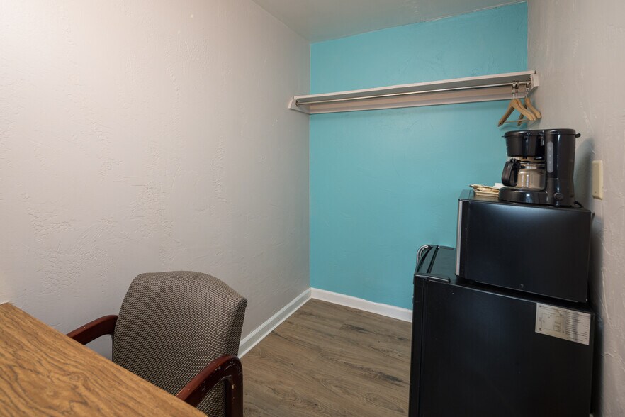 More Photos Of 166 S 400 E, Moab Hotel For Sale