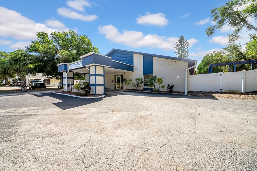 More Photos Of 1419 Sunset Point Rd, Clearwater Office For Sale