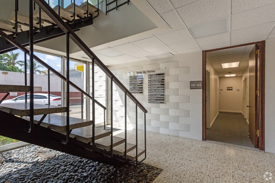 More Photos Of 3646 Long Beach Blvd, Long Beach Loft Creative Space For Sale