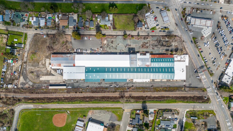 More Photos Of 934 S Main St, Willits Manufacturing For Lease