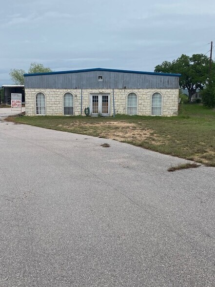 More Photos Of 3657 Farm to Market Hwy, Kempner Warehouse For Sale