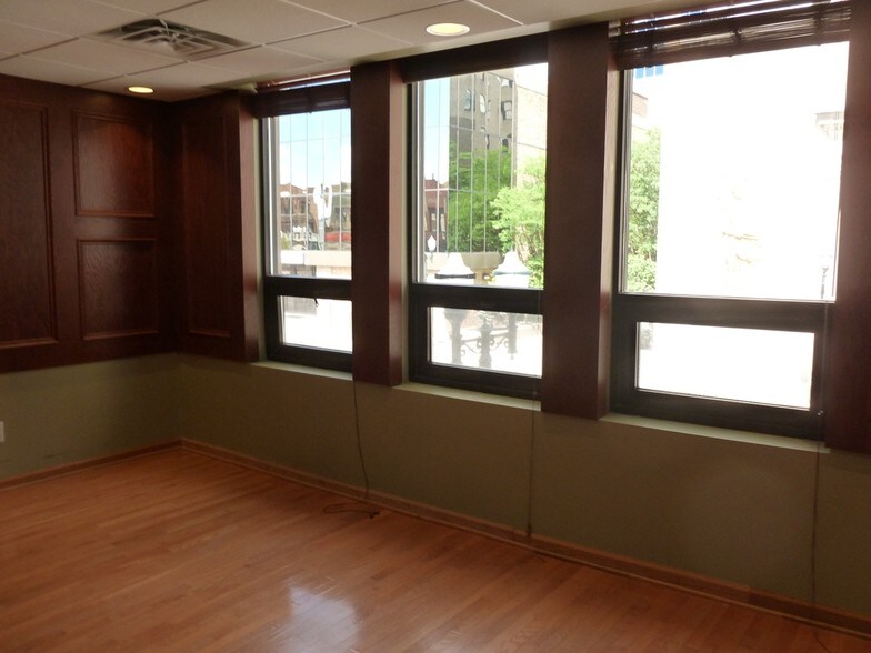 More Photos Of 35 N Saginaw St, Pontiac Storefront Retail Residential For Sale