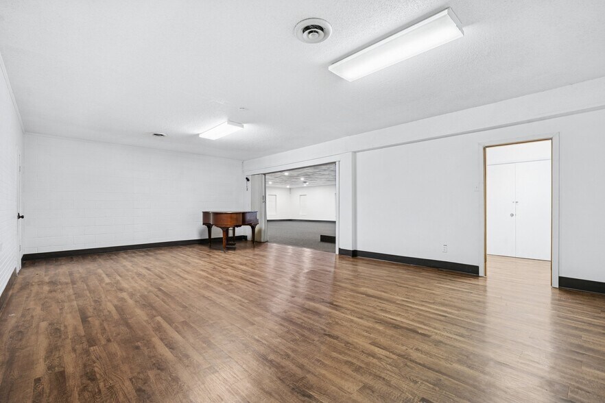 More Photos Of 200 Carr Ln, Duncanville Religious Facility For Lease