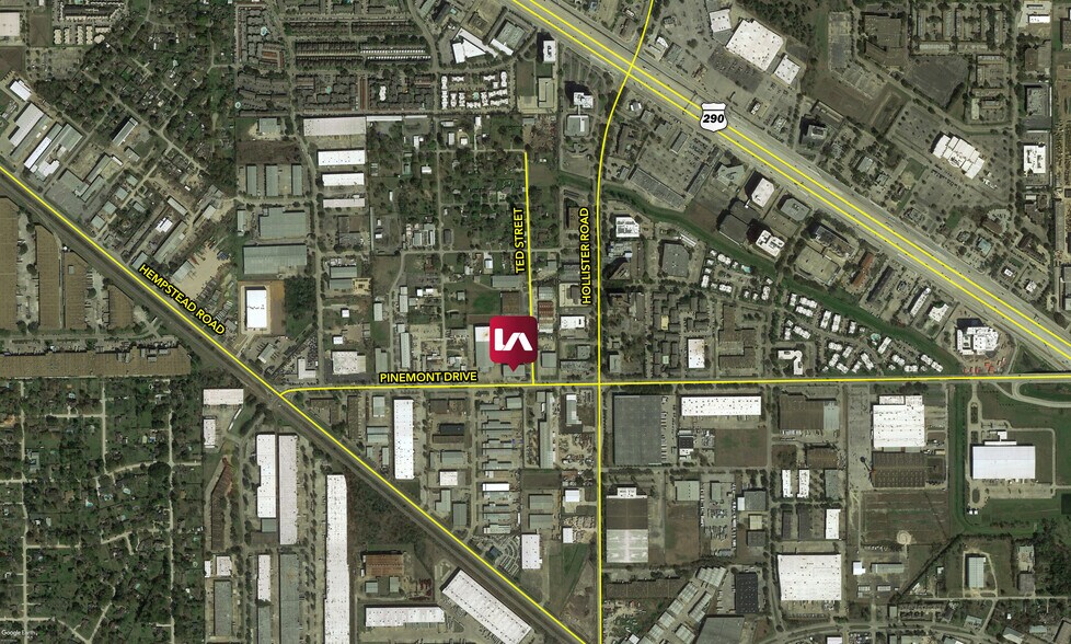 More Photos Of 7730 Pinemont Dr, Houston Warehouse For Lease