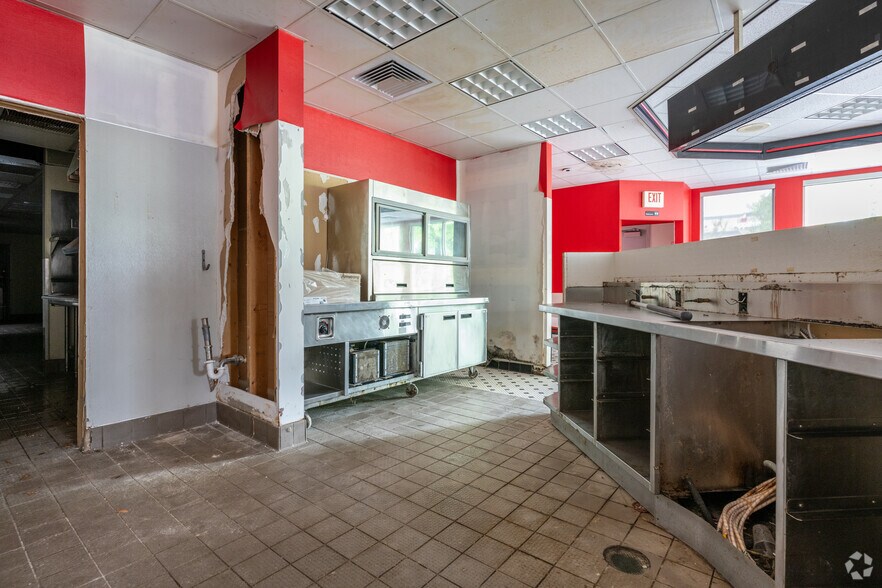More Photos Of 4684 N Patterson Ave, Winston-Salem Restaurant For Sale