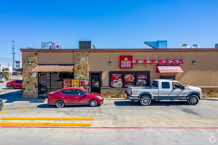 More Photos Of 8340 FM-78, Converse Storefront Retail Office For Lease