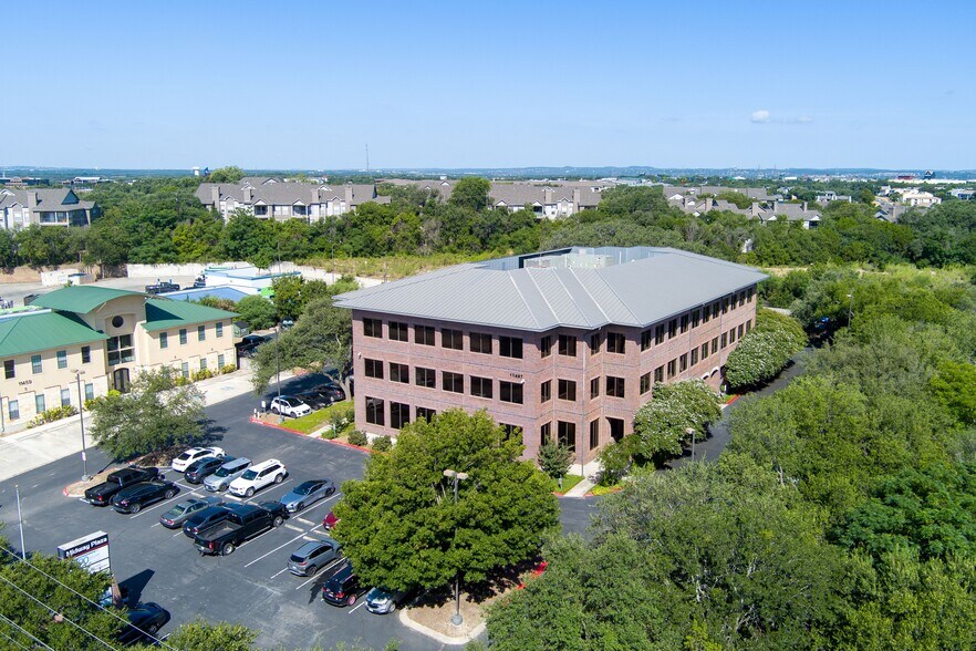 More Photos Of 11467 Huebner Rd, San Antonio Office For Sale