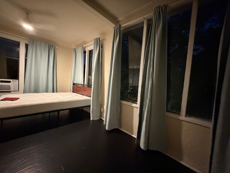More Photos Of 402 Hyde Park Blvd, Houston Multifamily For Sale