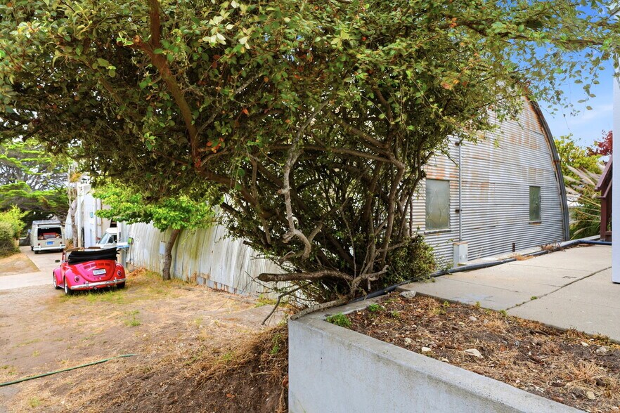 More Photos Of 119 Dewey St, Pacific Grove Auto Repair For Sale