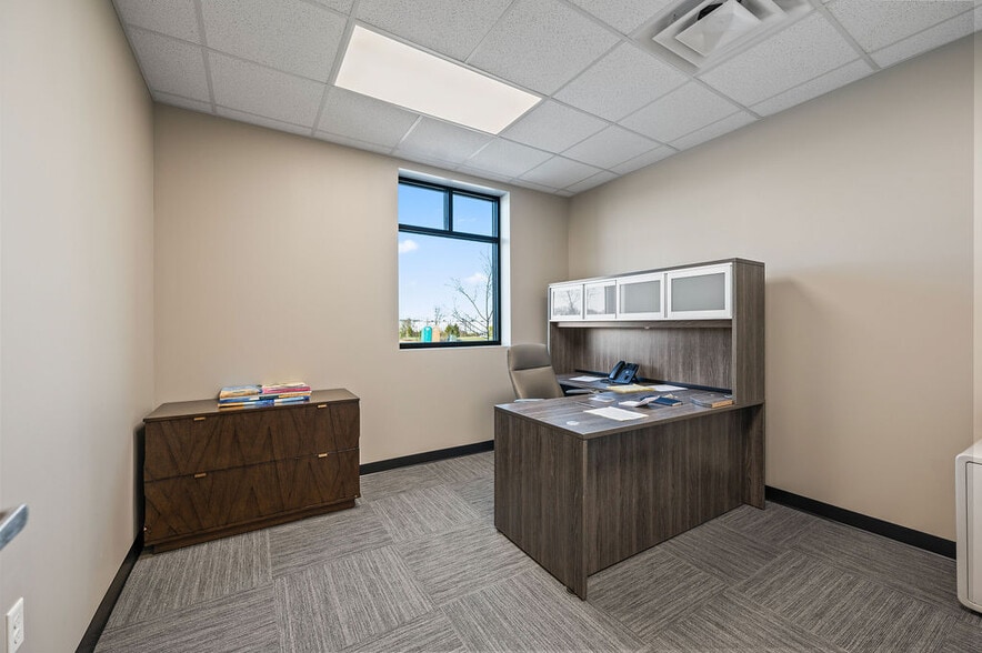 More Photos Of 4889 Alliance Dr, Mason Distribution For Sale
