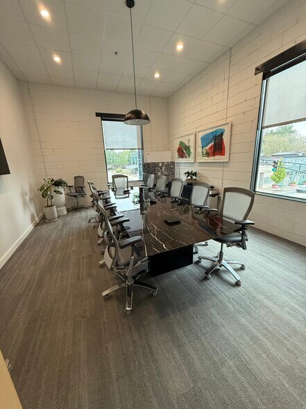 More Photos Of 39 SE Georgia Ave, Atlanta Storefront For Lease