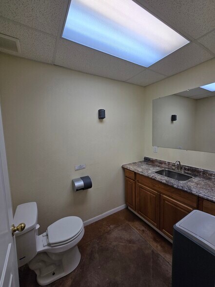 More Photos Of 3901 N Stowe Ave, Odessa Industrial For Lease