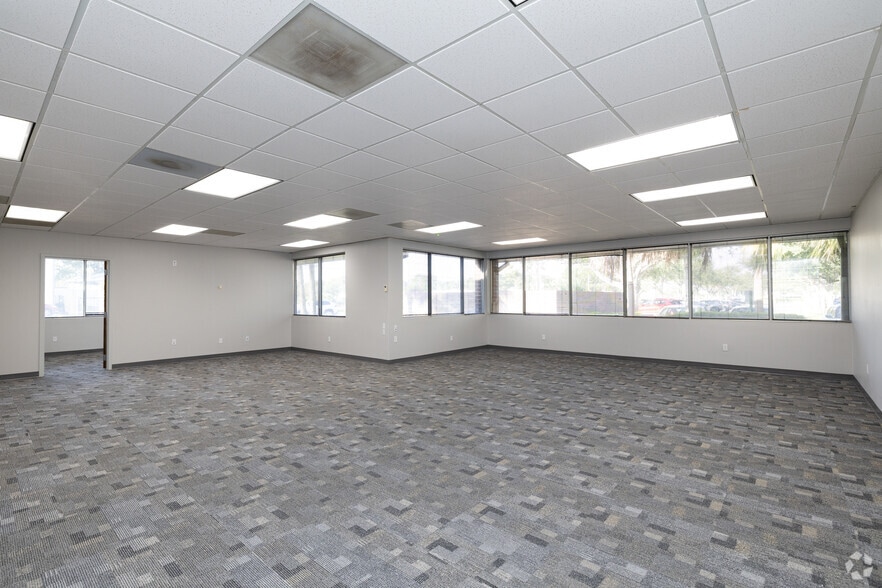 More Photos Of 10014 N Dale Mabry Hwy, Tampa Unknown For Lease