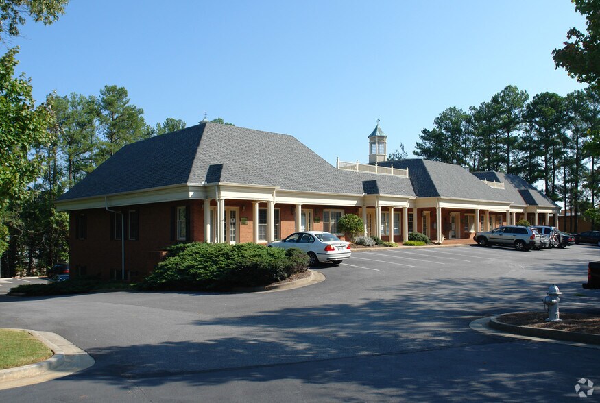 More Photos Of 576 Colonial Park Dr, Roswell Office For Lease