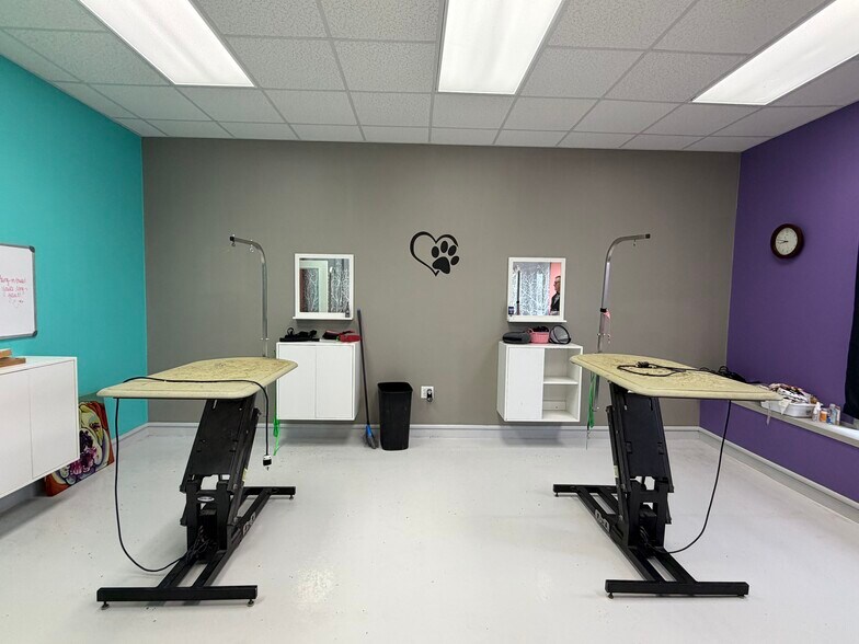 More Photos Of 911 W 1st St, Mcpherson Industrial For Sale