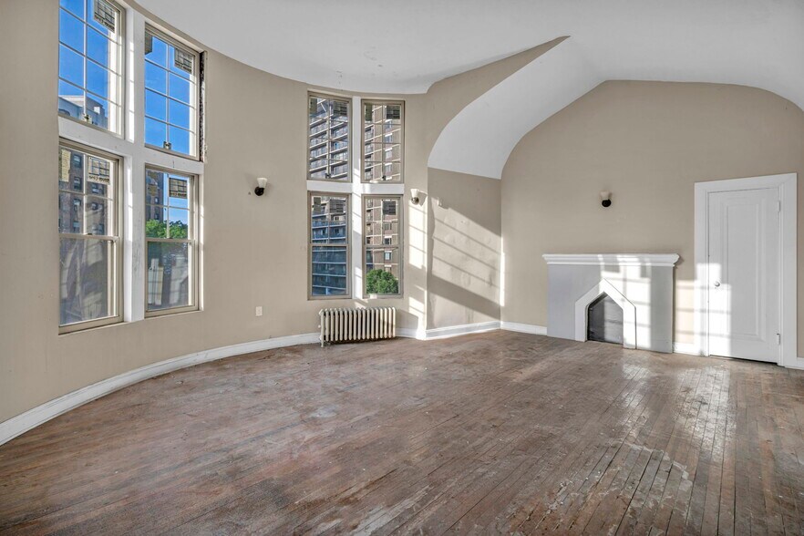 More Photos Of 12065 Edgewater Dr, Lakewood Apartments For Sale